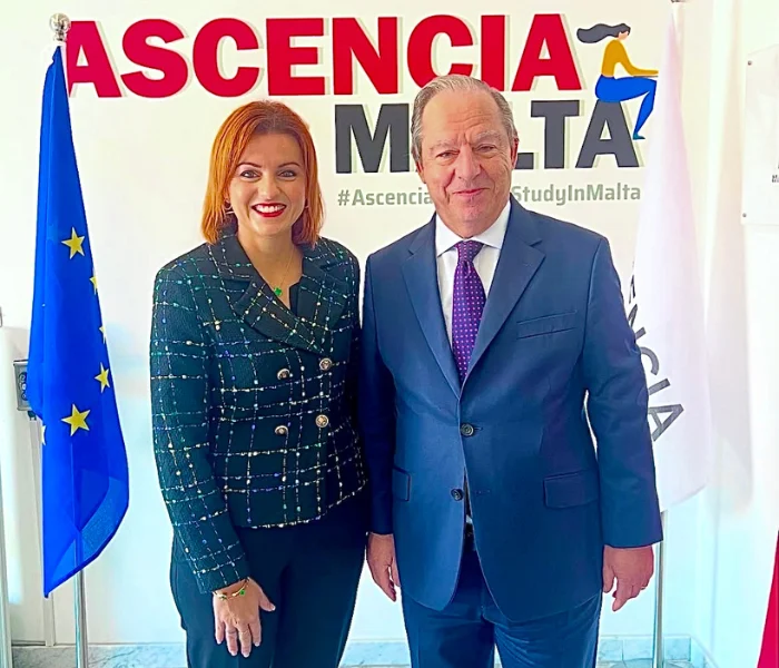 Dr. Lawrence Gonzi, former Prime Minister of Malta, speaking at Ascencia Malta's January student leadership event